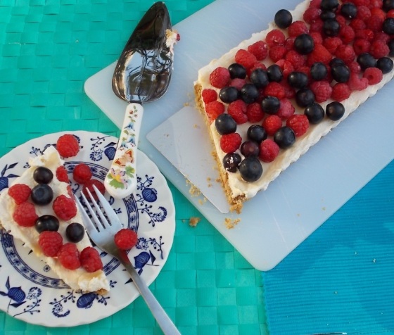 Summer Berry No Bake Cheesecake | Blueberry Kitchen