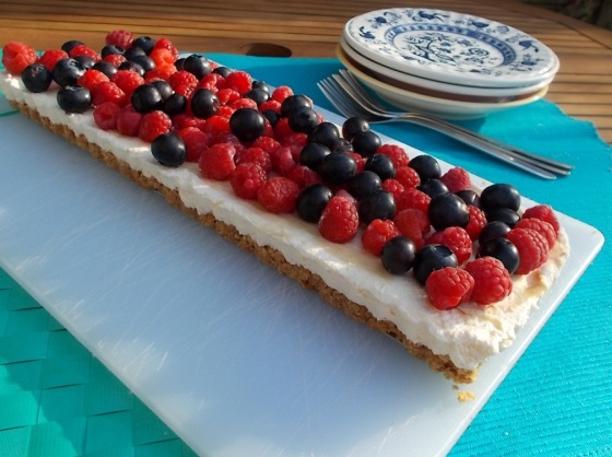 Summer Berry No Bake Cheesecake | Blueberry Kitchen